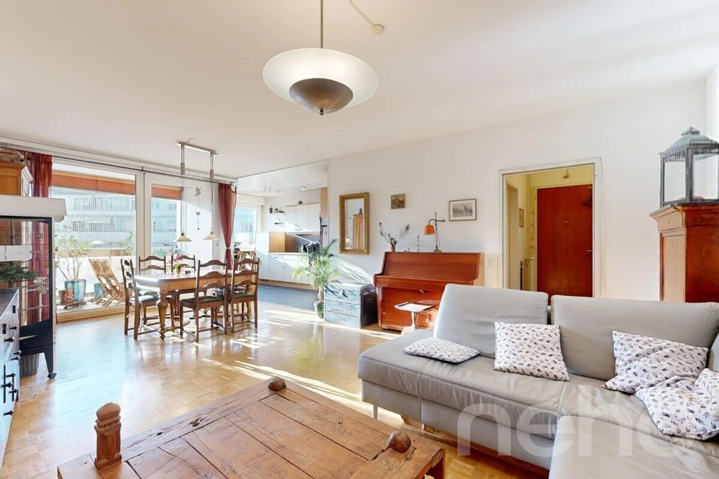 Spacious family apartment of 114 m², bright, in the heart of Geneva - Photo 2 of 12