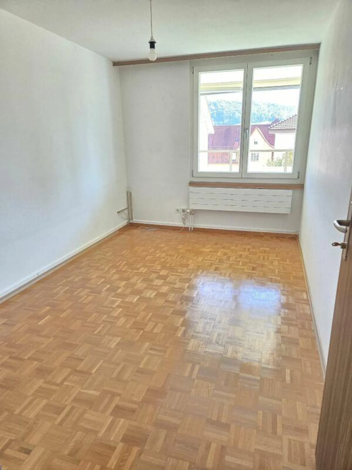 Superbe appartement 3½ pièces avec deux balcons et parking extérieur - Photo 5 sur 9