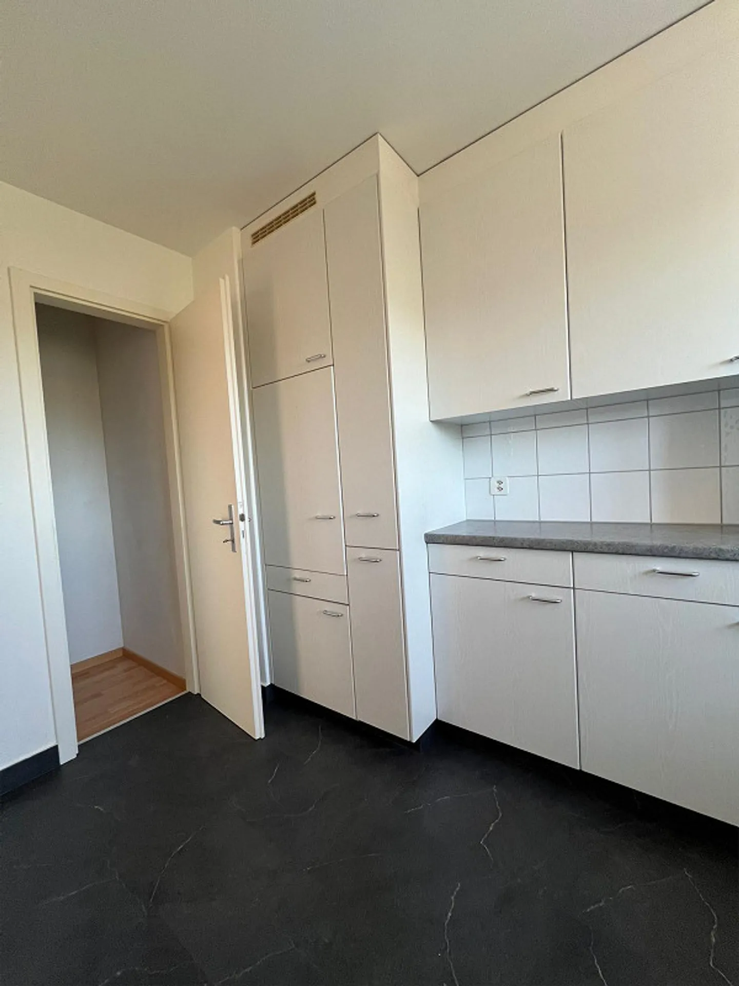 Helle Wohnung mit toller Aussicht - Foto 3 von 11