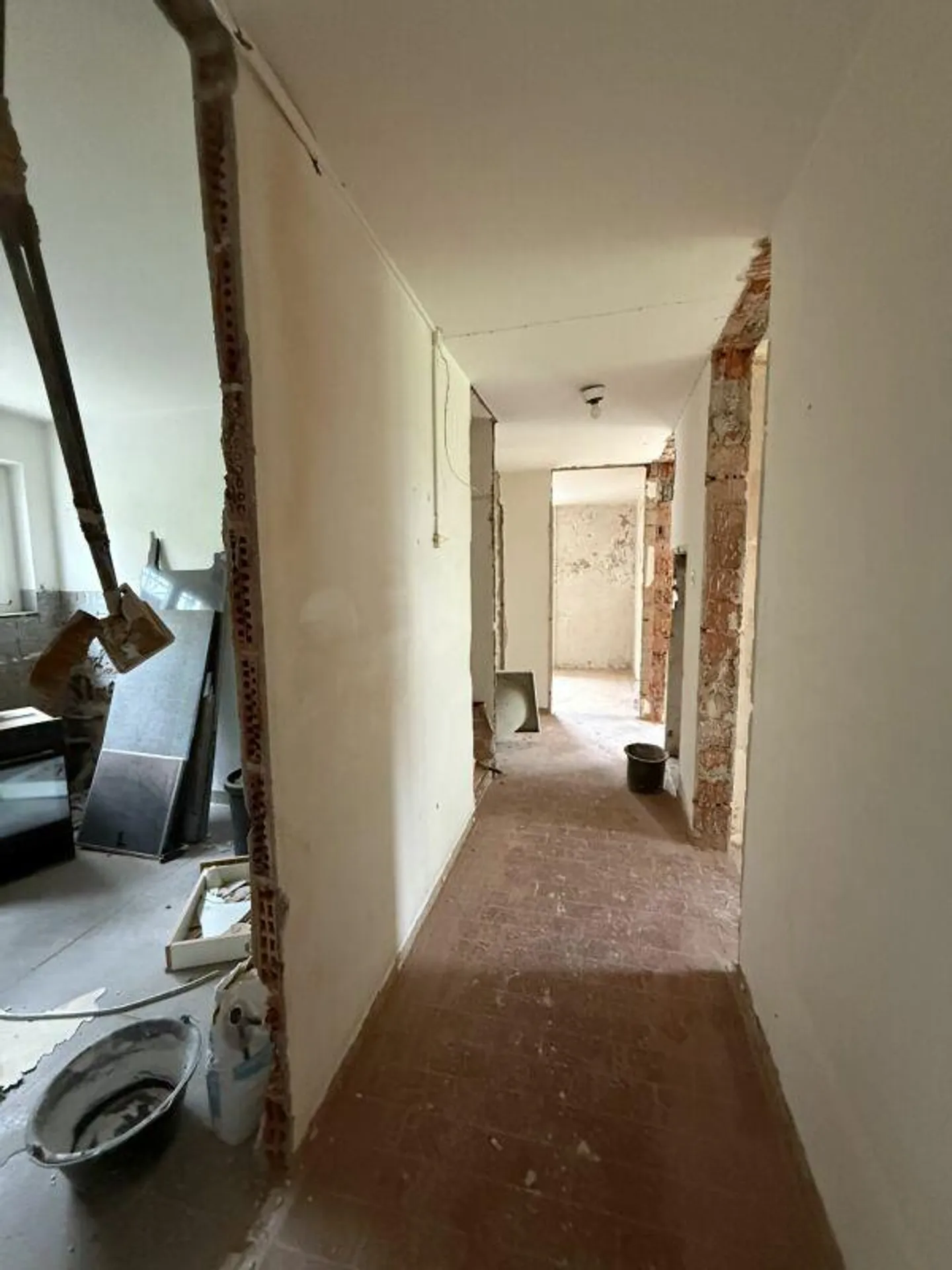 Modern und hochwertig renovierte 4 Zi-Wohnung an ruhiger Lage - Foto 2 von 4