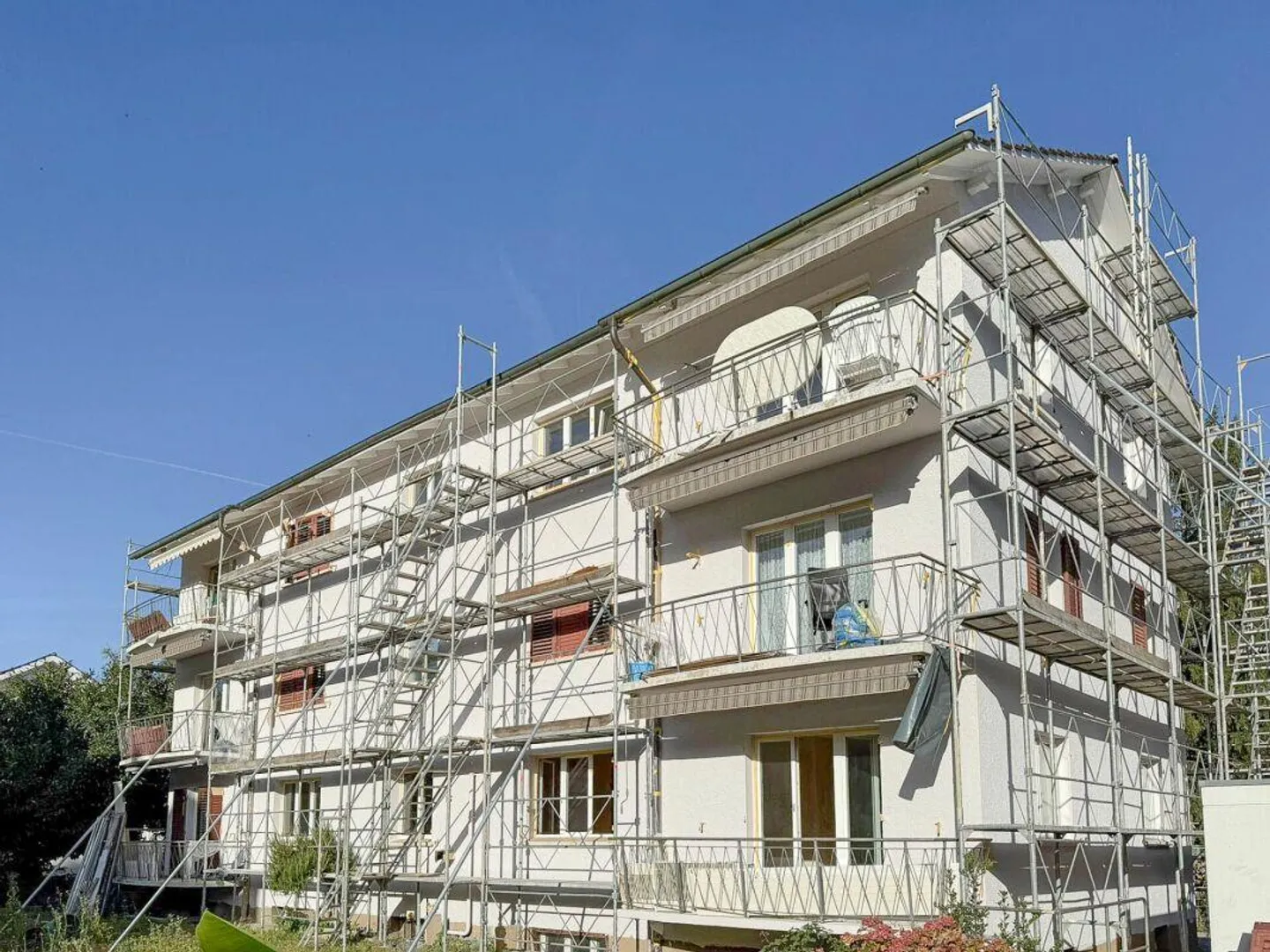 Modern und hochwertig renovierte 4 Zi-Wohnung an ruhiger Lage - Foto 4 von 4
