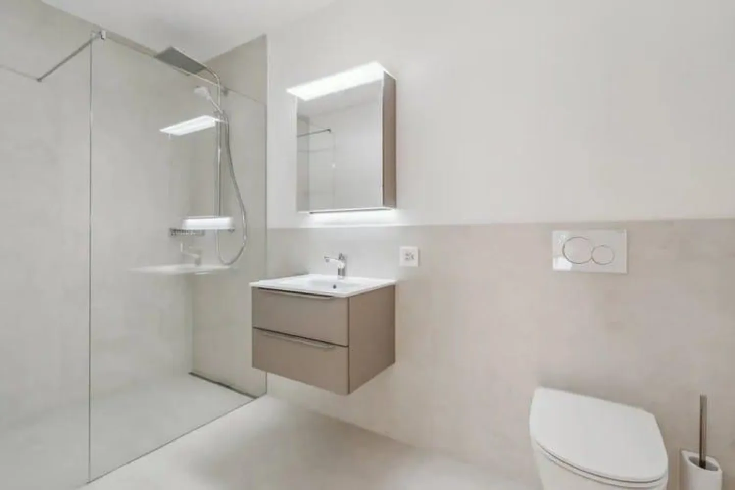 Appartement spacieux avec vue - Photo 7 sur 7