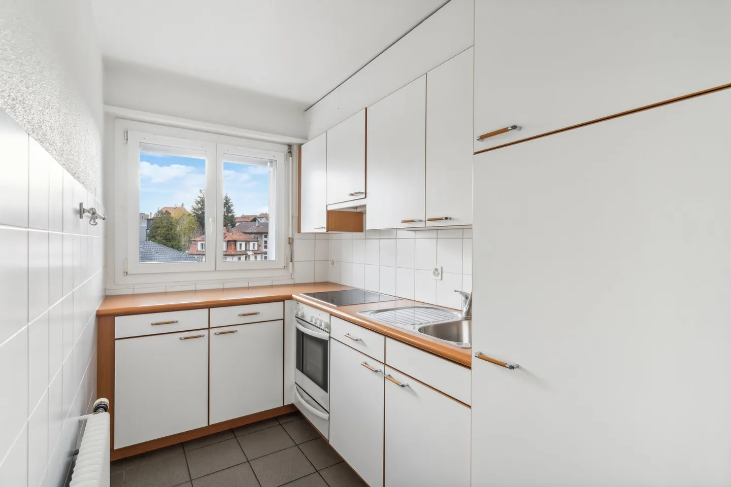 Spacious Apartment in Fribourg - Photo 3 of 9