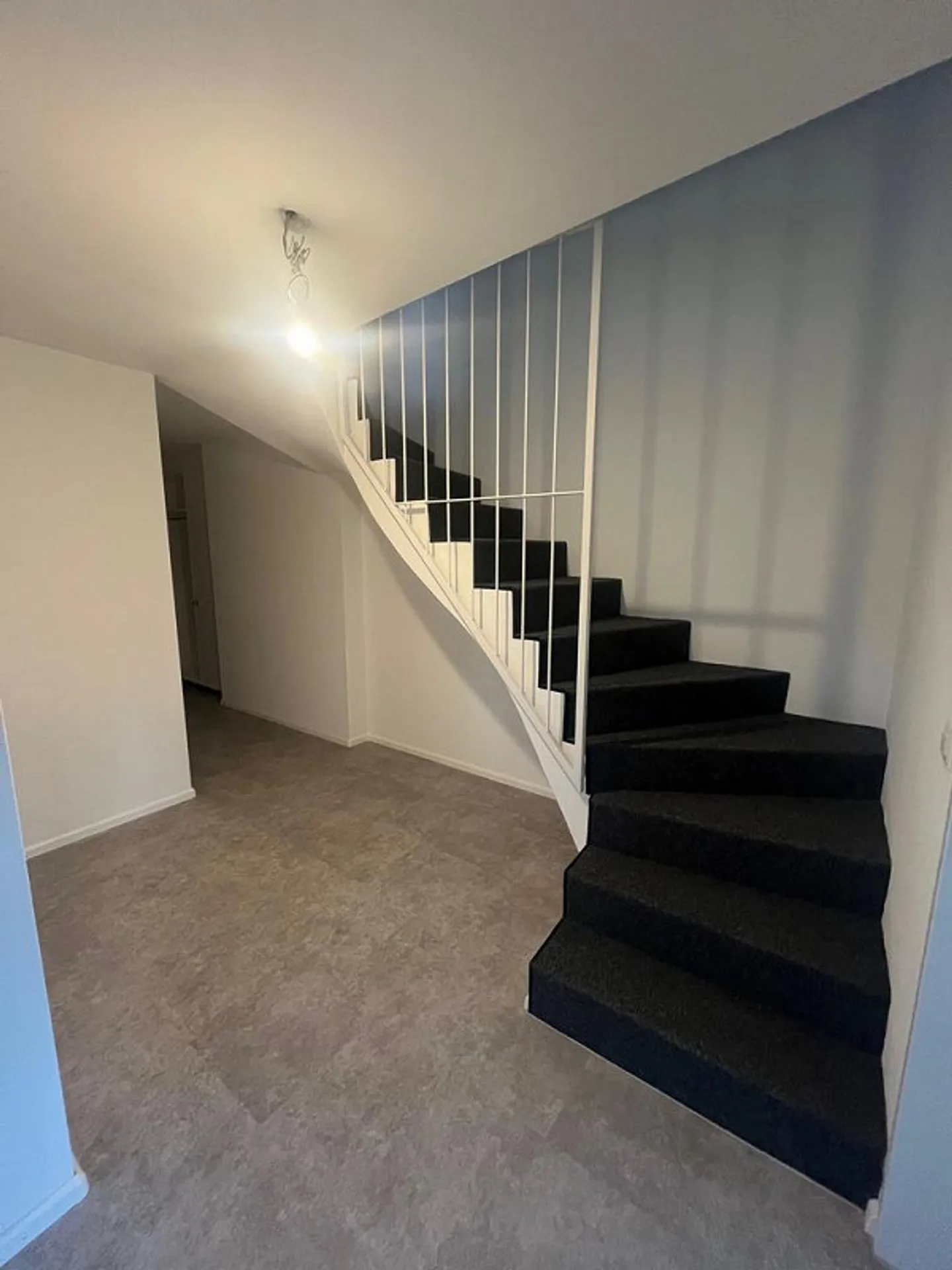 Appartement en duplex spacieux au centre du village - Photo 7 sur 11