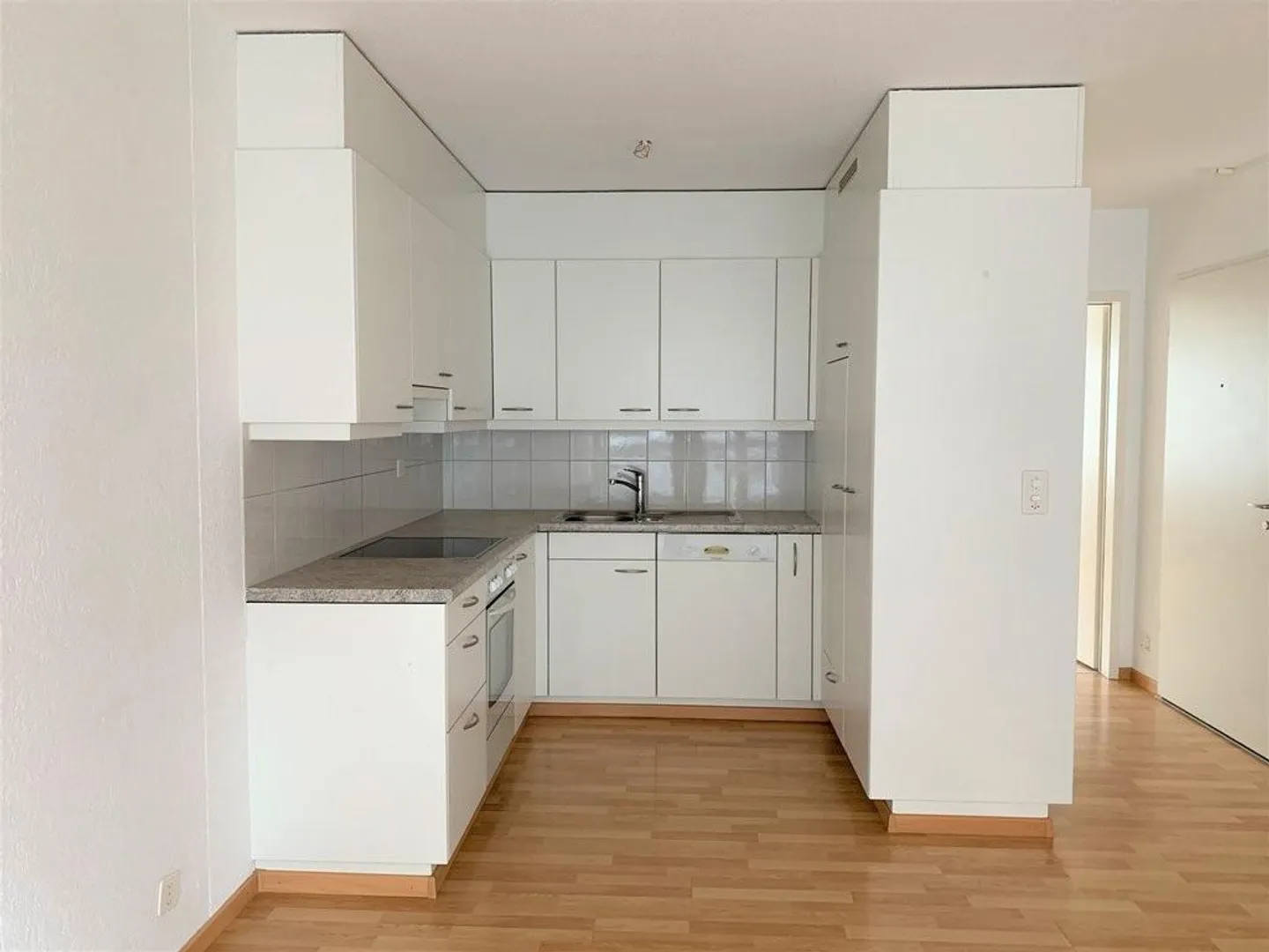 Your dream apartment in Stettlen! - Photo 3 of 10