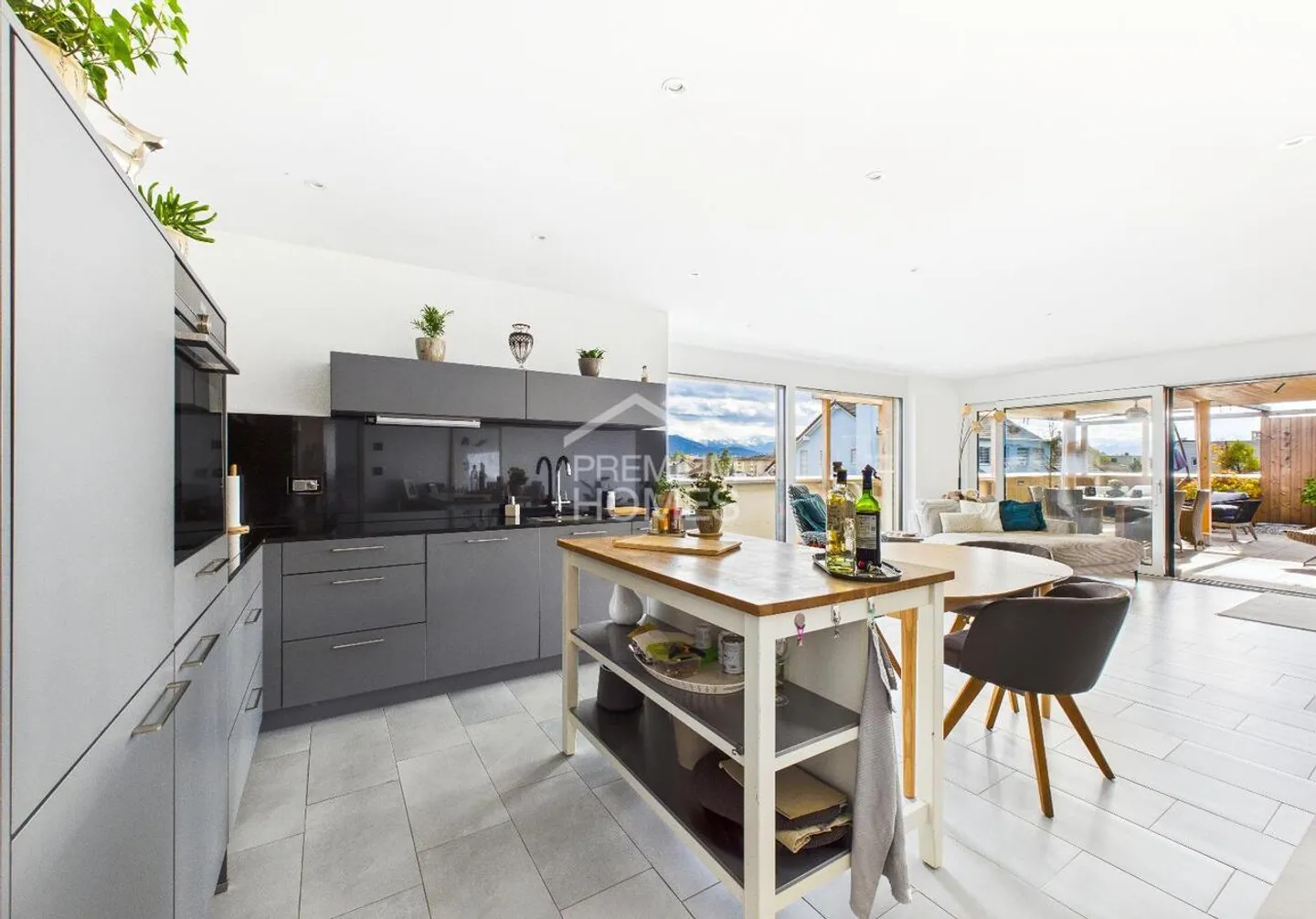 Penthouse exclusif avec piscine et vue panoramique - Photo 8 sur 11