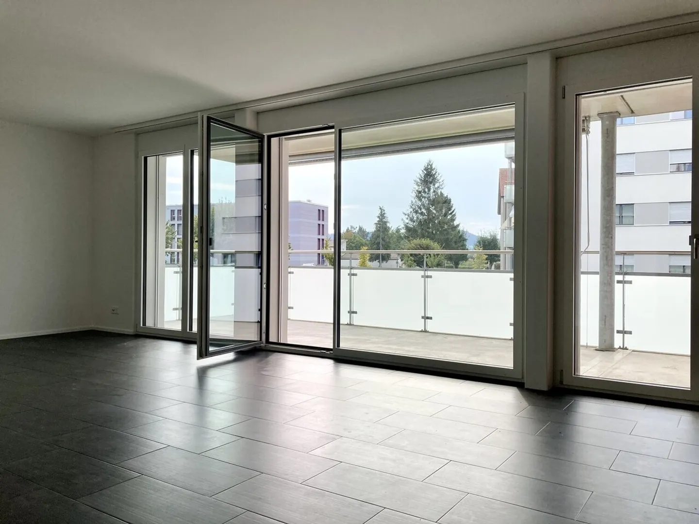 SUPERBE appartement de 2.5 pièces au 1er étage - Photo 5 sur 10