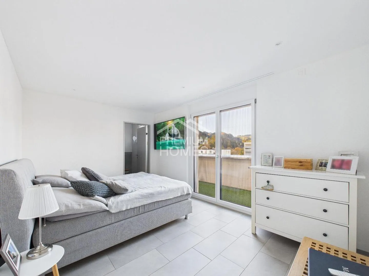 Penthouse exclusif avec piscine et vue panoramique - Photo 9 sur 11