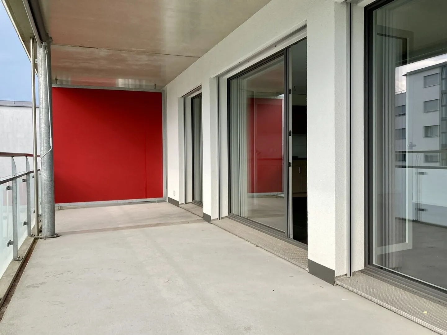 SUPERBE appartement de 2.5 pièces au 1er étage - Photo 3 sur 10