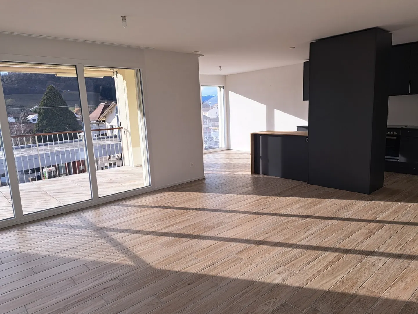 Bel appartement lumineux 4,5 pièces - Photo 1 sur 8