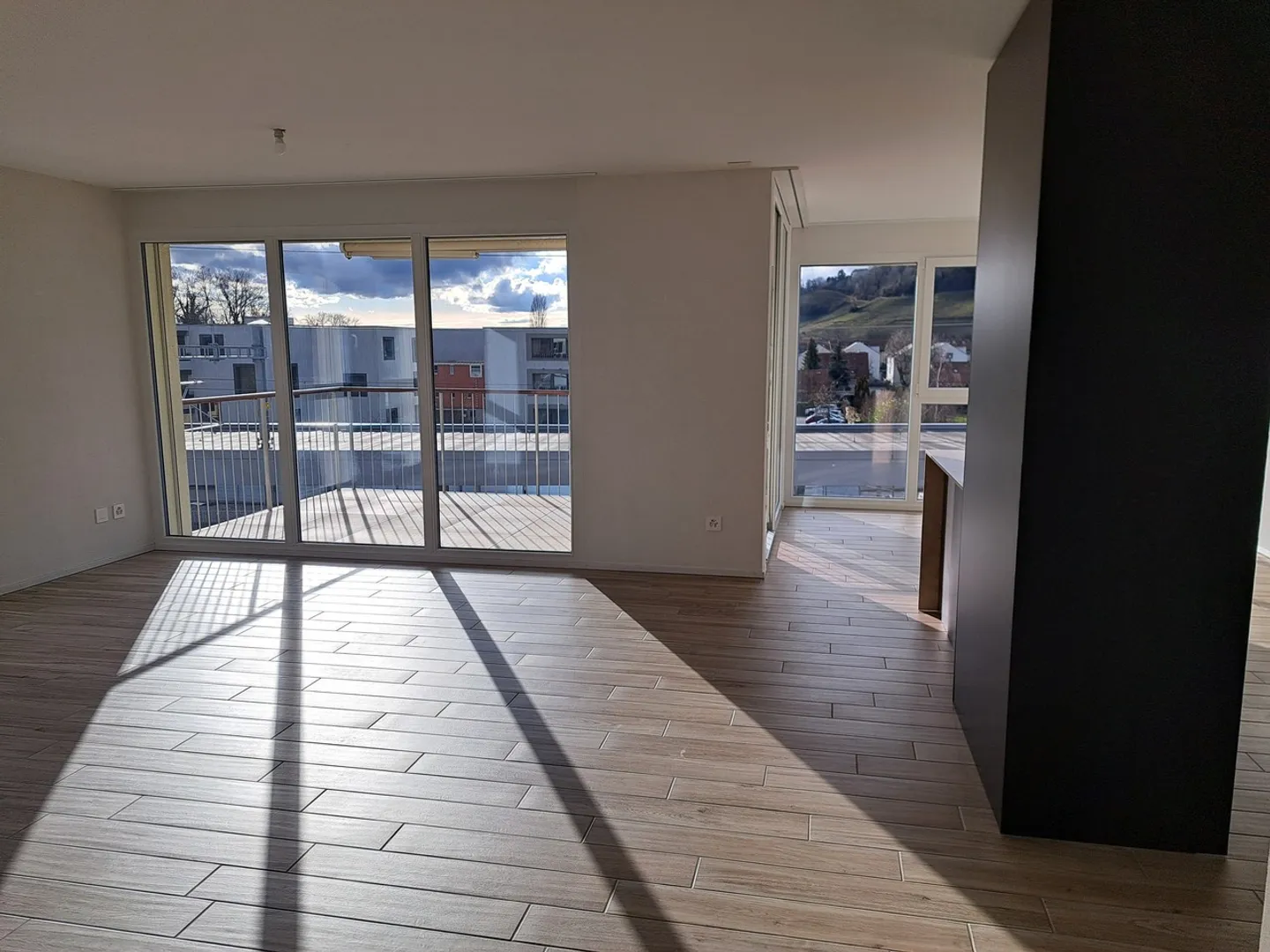 Bel appartement lumineux 4,5 pièces - Photo 4 sur 8