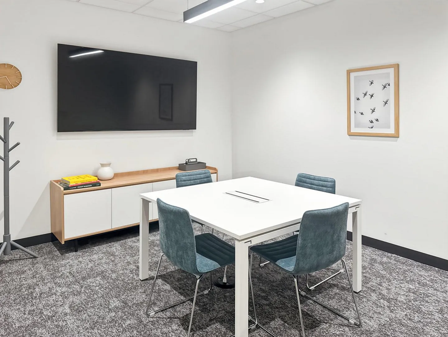 Privatbüro für 30 bei Regus Versoix Station Lakeside - Foto 2 von 8