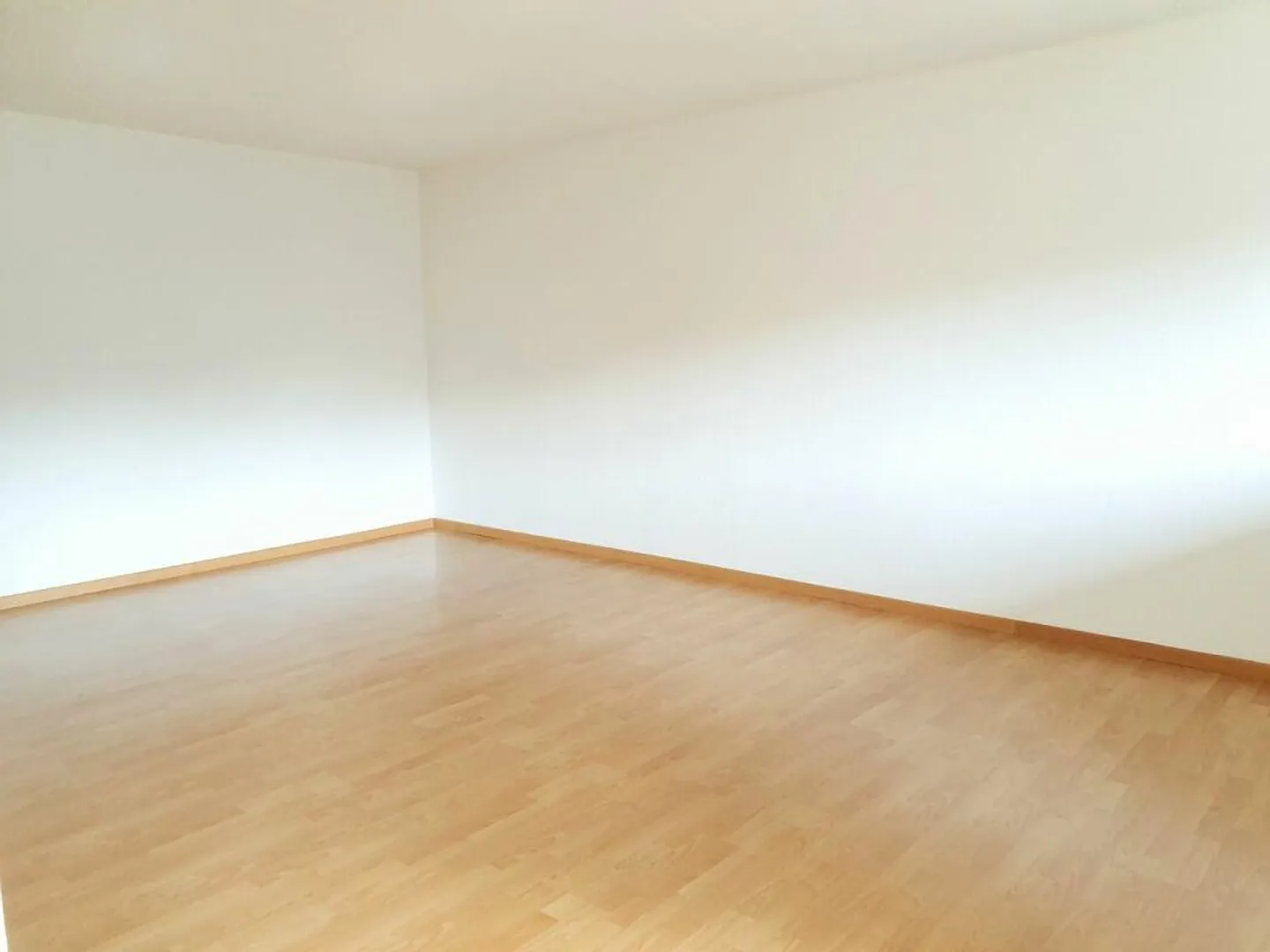 Bon rapport qualité-prix -> appartement attrayant ! Pièces lumineuses,... - Photo 6 sur 13