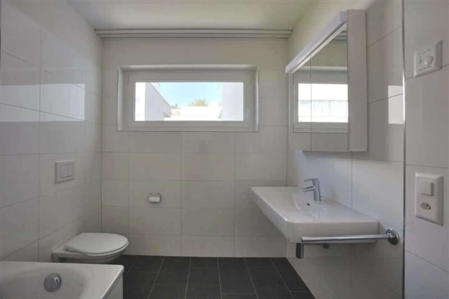 More space for your living dreams bright 4.5-room apartment - Photo 3 of 5