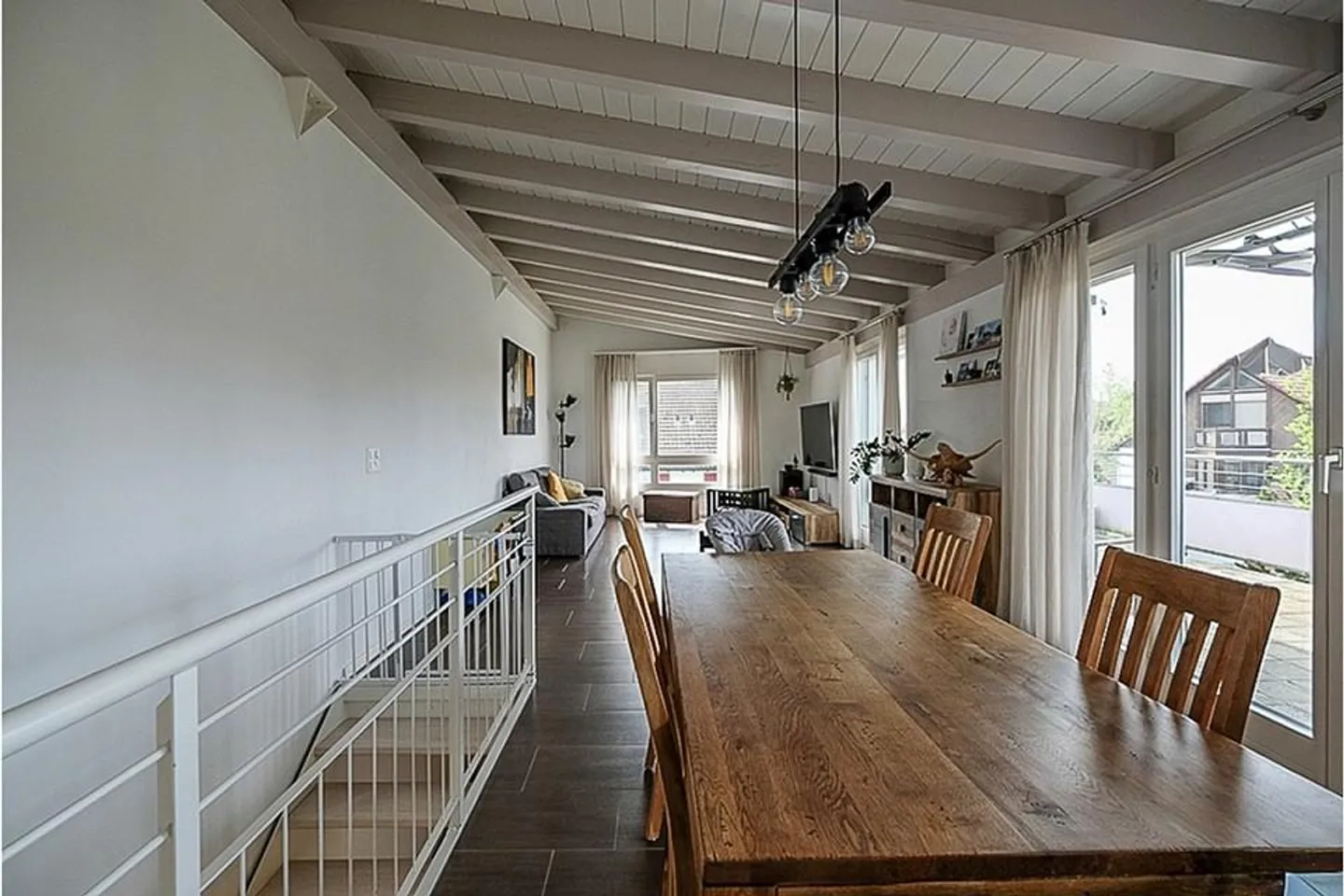Appartement en duplex de 4,5 pièces élégant dans un emplacement calme et central... - Photo 9 sur 13