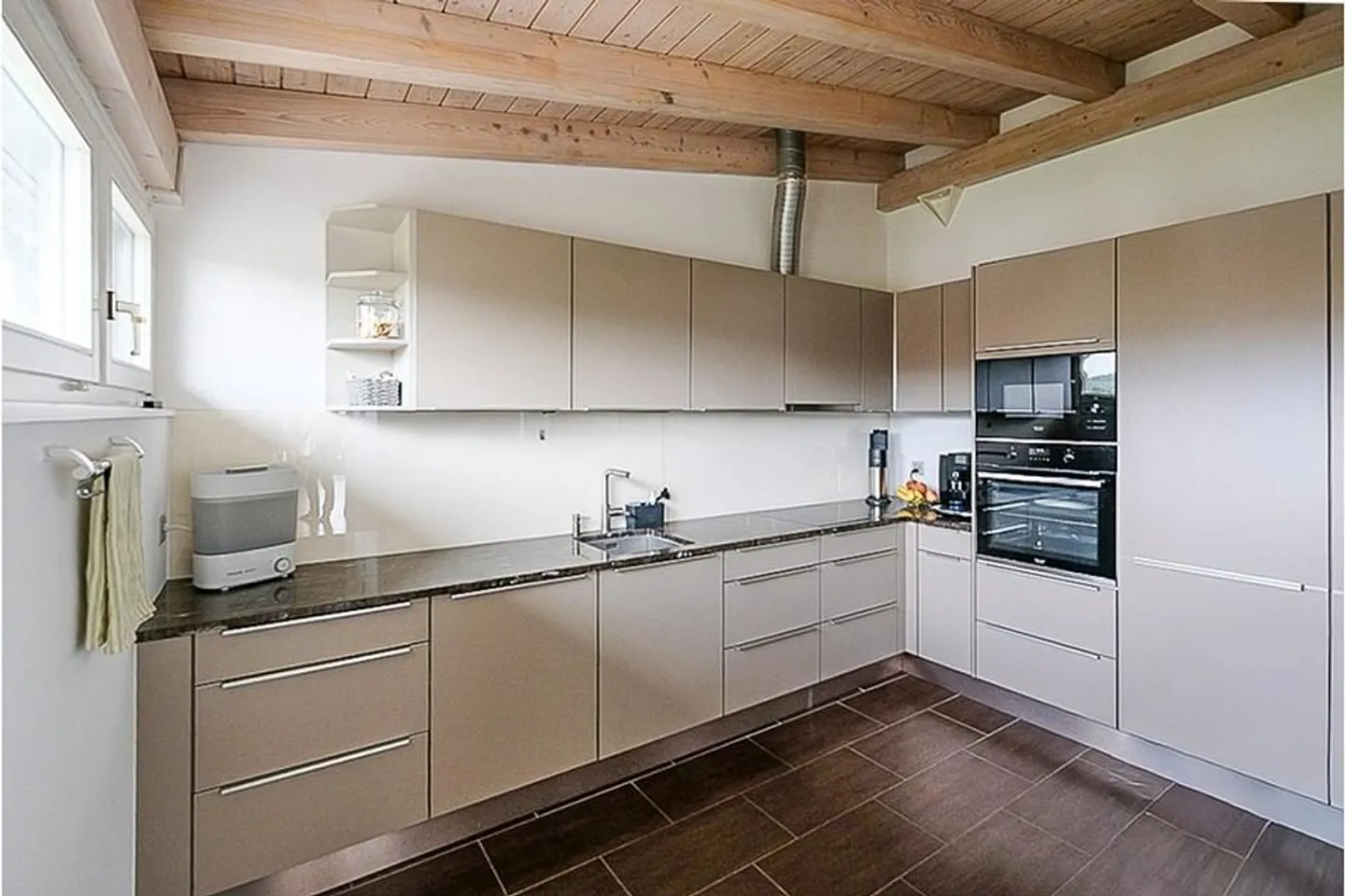 Appartement en duplex de 4,5 pièces élégant dans un emplacement calme et central... - Photo 10 sur 13
