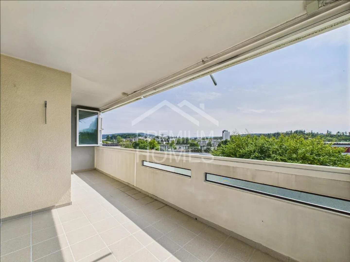 Central & Affordable - Zurich Calls! - Photo 1 of 10