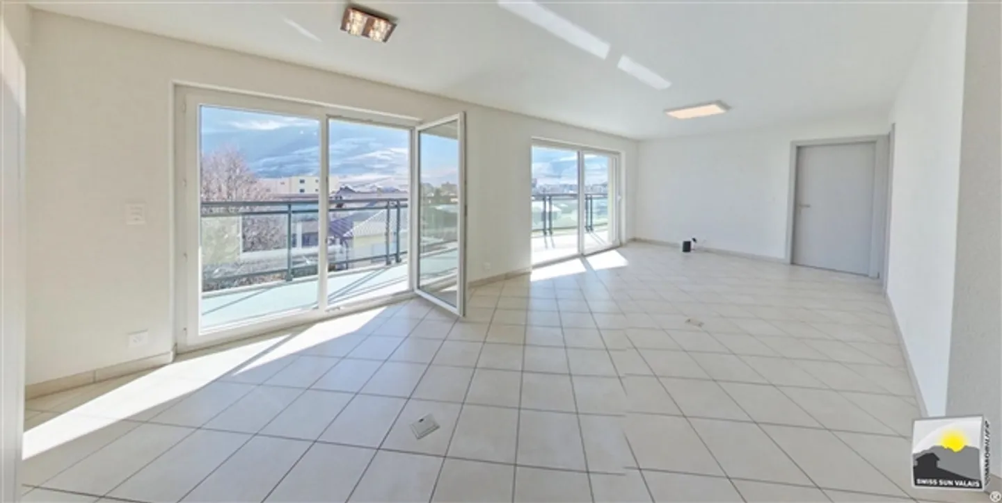 «SAXON/ Je suis "LOVELY" appartement terrasse 2.5 stes de 79 m2 é louer, Schweiz» - Photo 4 sur 19