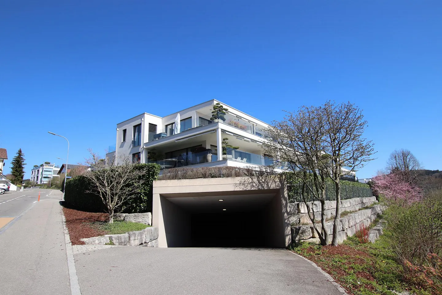 Exclusive 5.5-room penthouse apartment with panoramic view at Hofberg in Wil - Photo 2 of 29