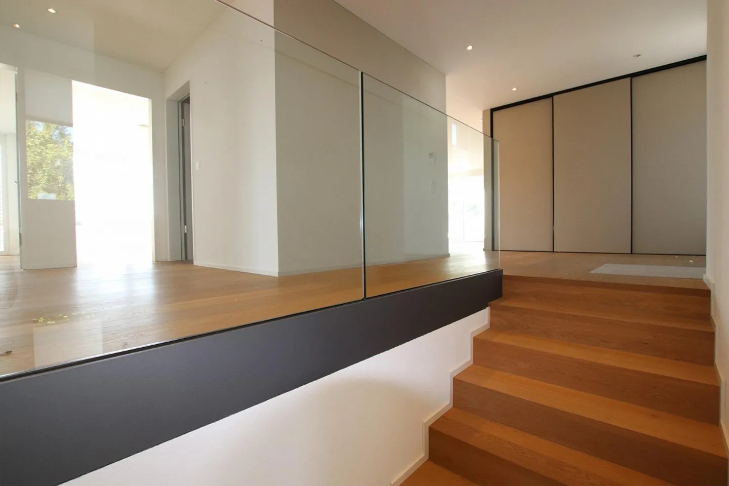 Exclusive 5.5-room penthouse apartment with panoramic view at Hofberg in Wil - Photo 8 of 29
