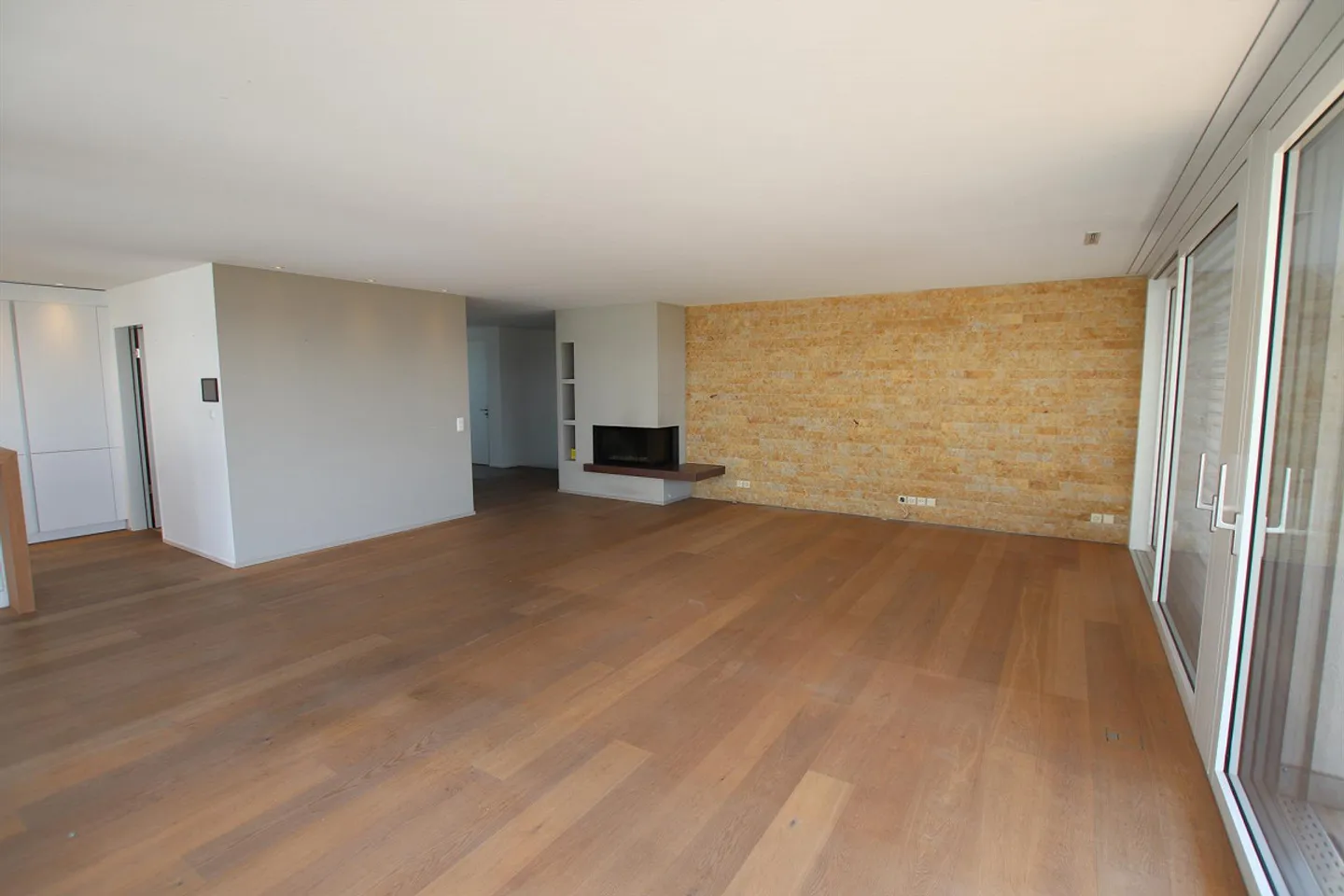 Exclusive 5.5-room penthouse apartment with panoramic view at Hofberg in Wil - Photo 6 of 29