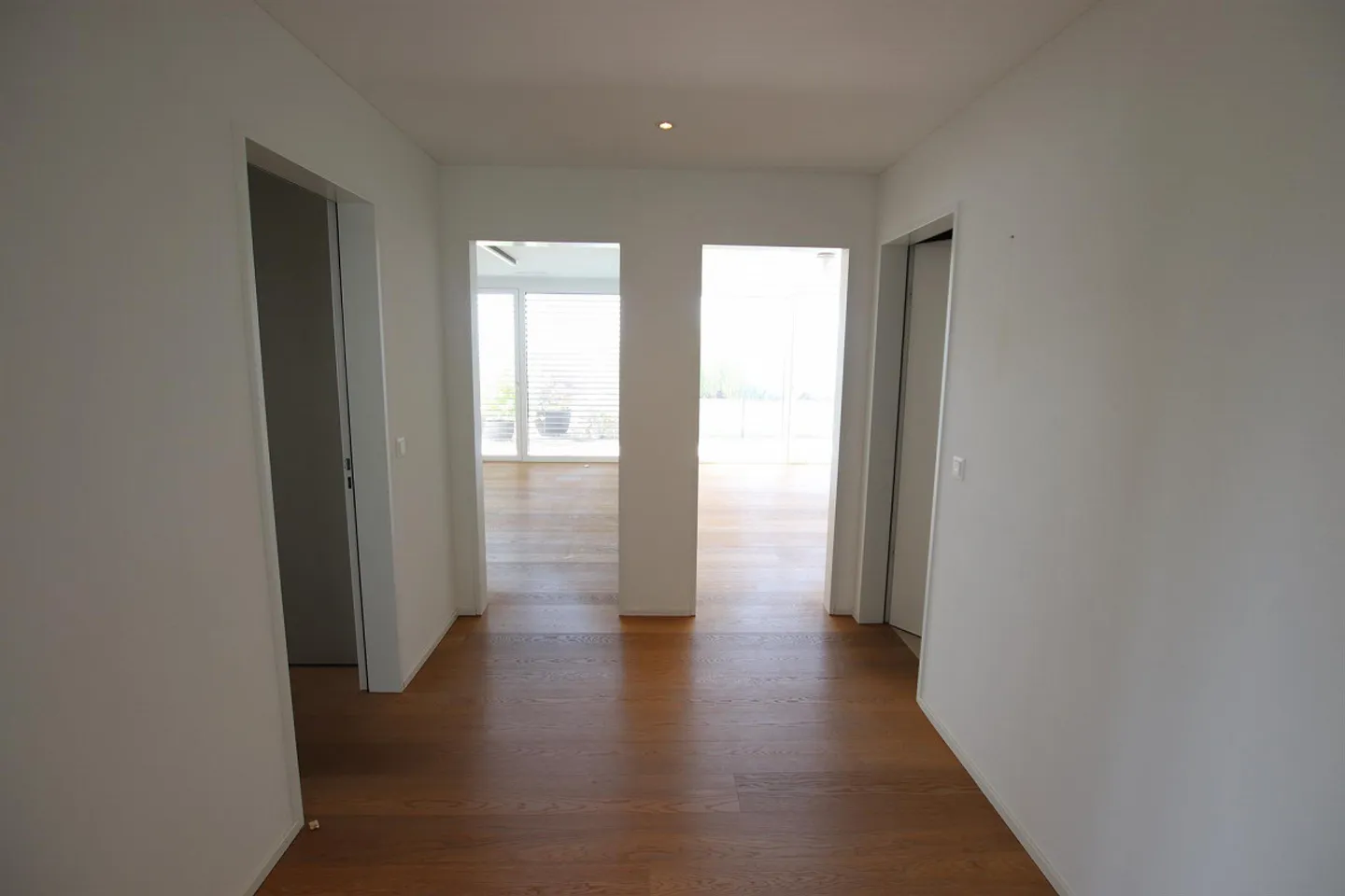 Exclusive 5.5-room penthouse apartment with panoramic view at Hofberg in Wil - Photo 10 of 29