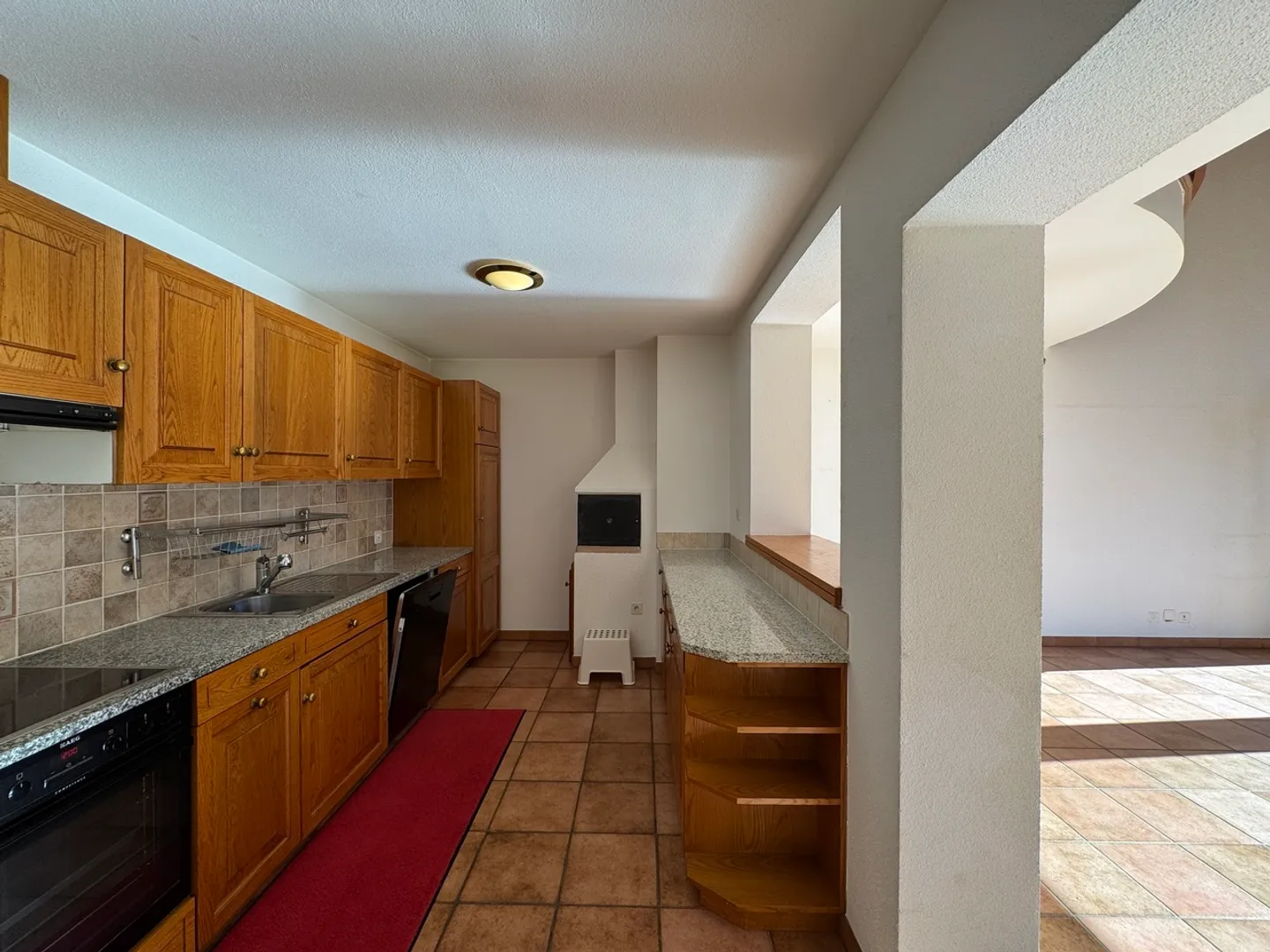 SCHÖNE DOPPELHAUSHÄLFTE 5.5 ZIMMER - Foto 5 von 16