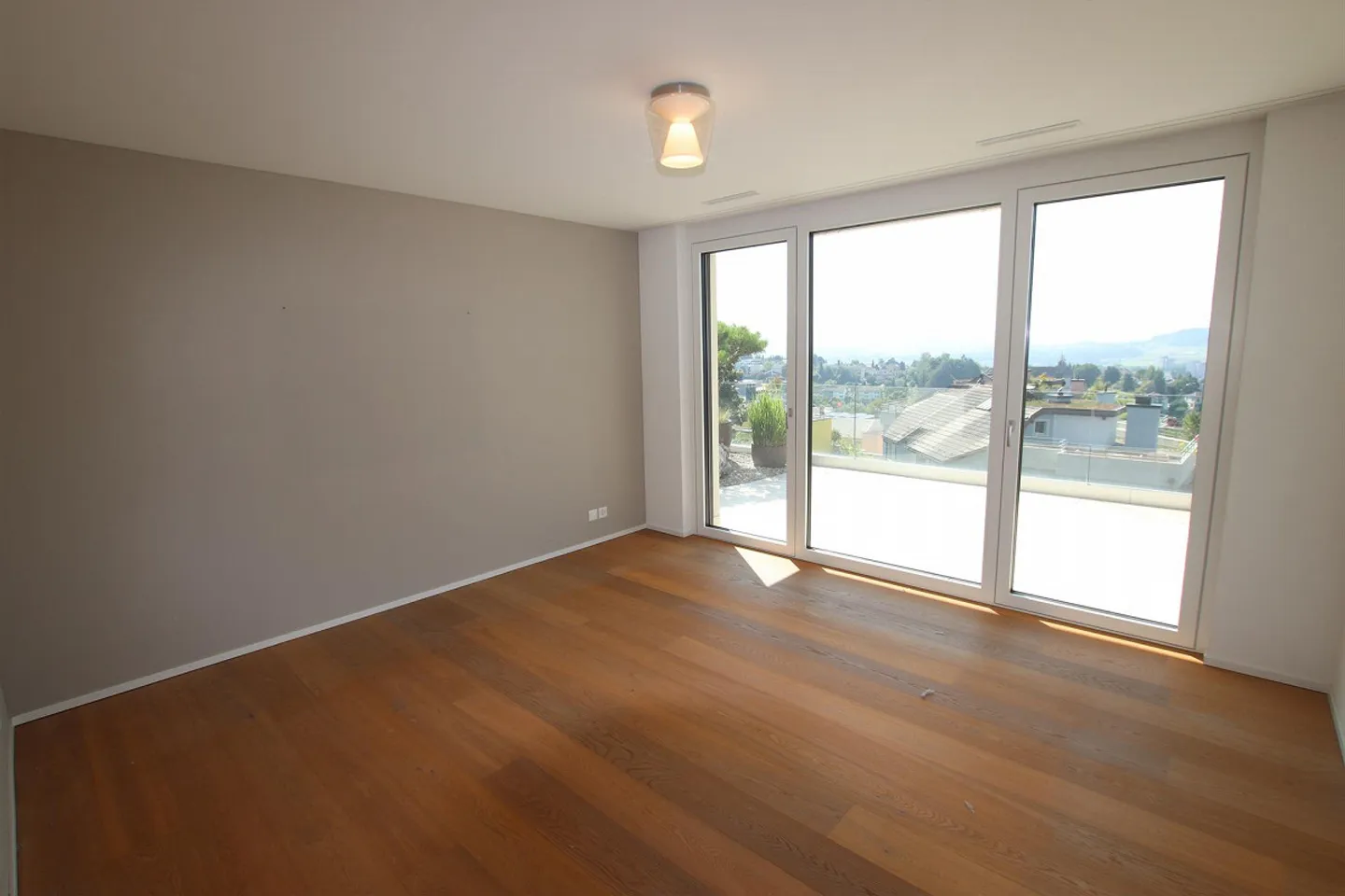 Exclusive 5.5-room penthouse apartment with panoramic view at Hofberg in Wil - Photo 14 of 29