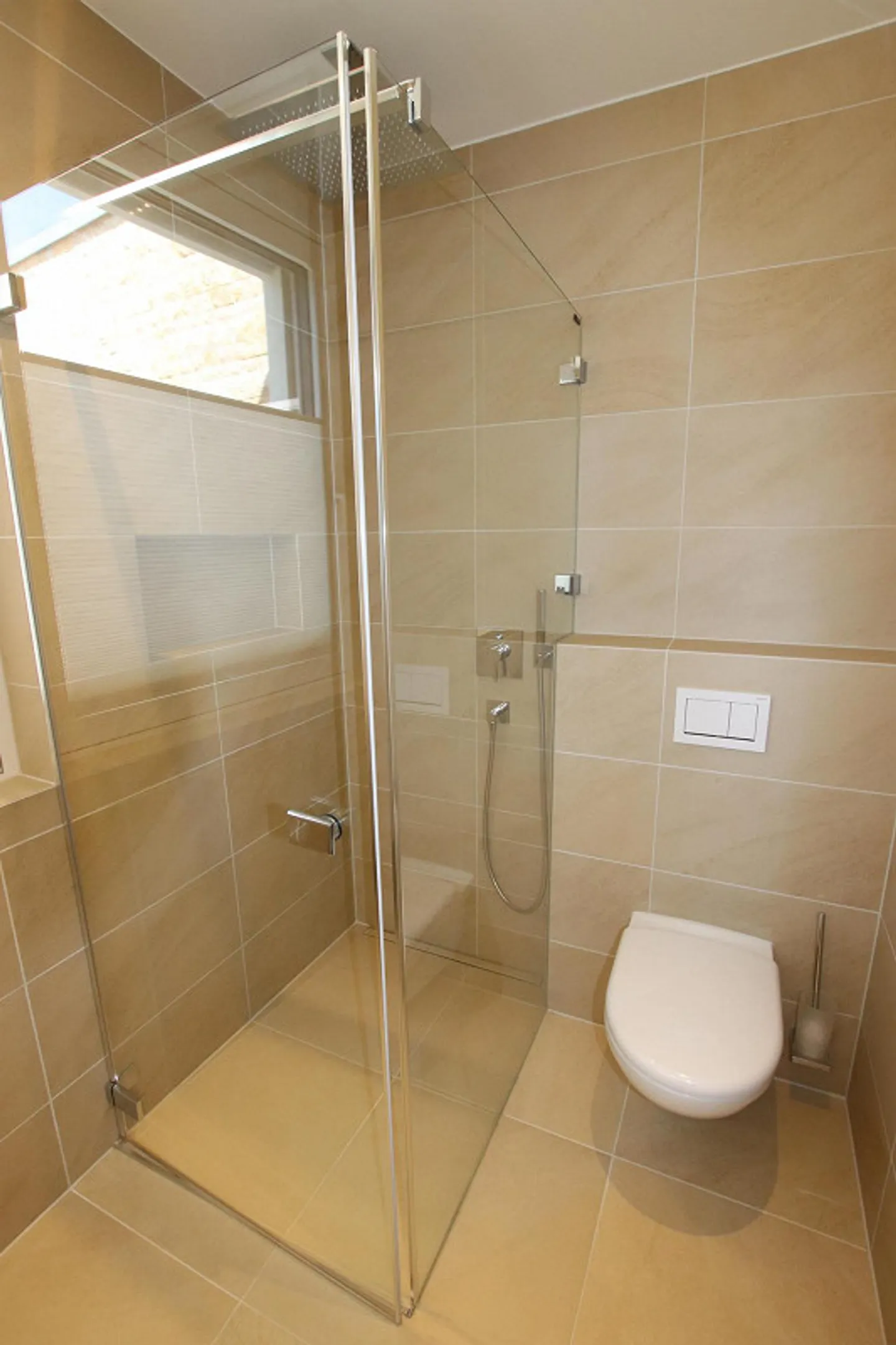 Exclusive 5.5-room penthouse apartment with panoramic view at Hofberg in Wil - Photo 16 of 29