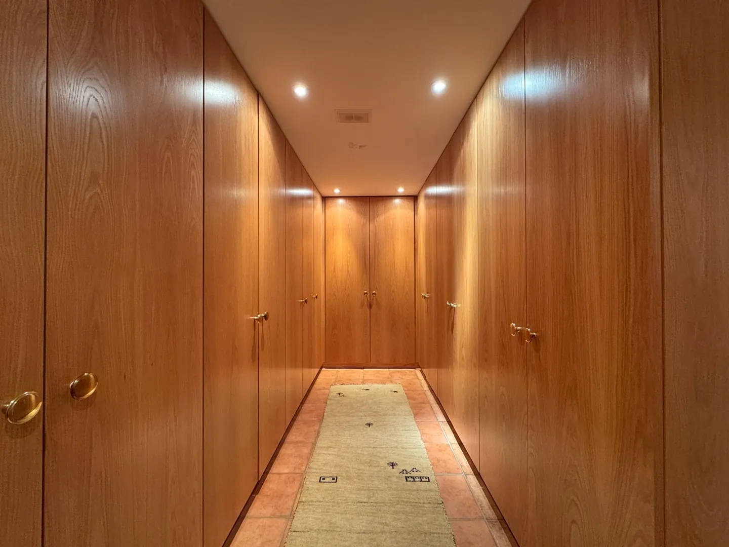 SCHÖNE DOPPELHAUSHÄLFTE 5.5 ZIMMER - Foto 8 von 16