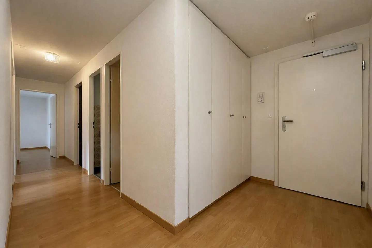Bright 4.5 room apartment in a quiet and central location - Photo 2 of 8