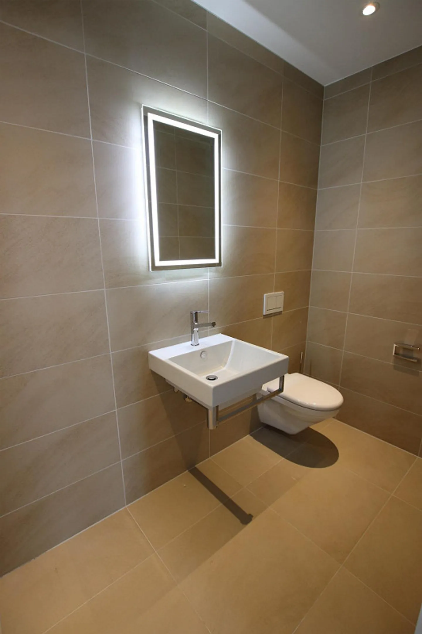 Exclusive 5.5-room penthouse apartment with panoramic view at Hofberg in Wil - Photo 19 of 29