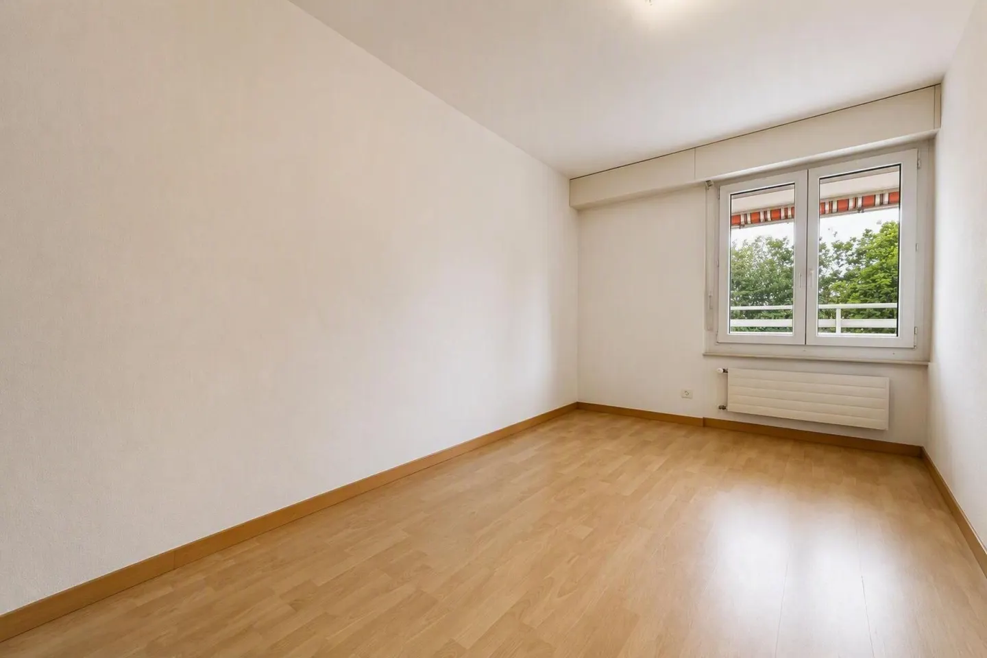 Bright 4.5 room apartment in a quiet and central location - Photo 6 of 8