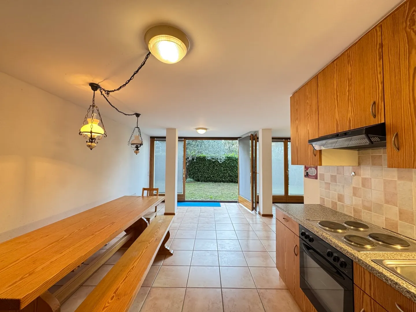 SCHÖNE DOPPELHAUSHÄLFTE 5.5 ZIMMER - Foto 14 von 16