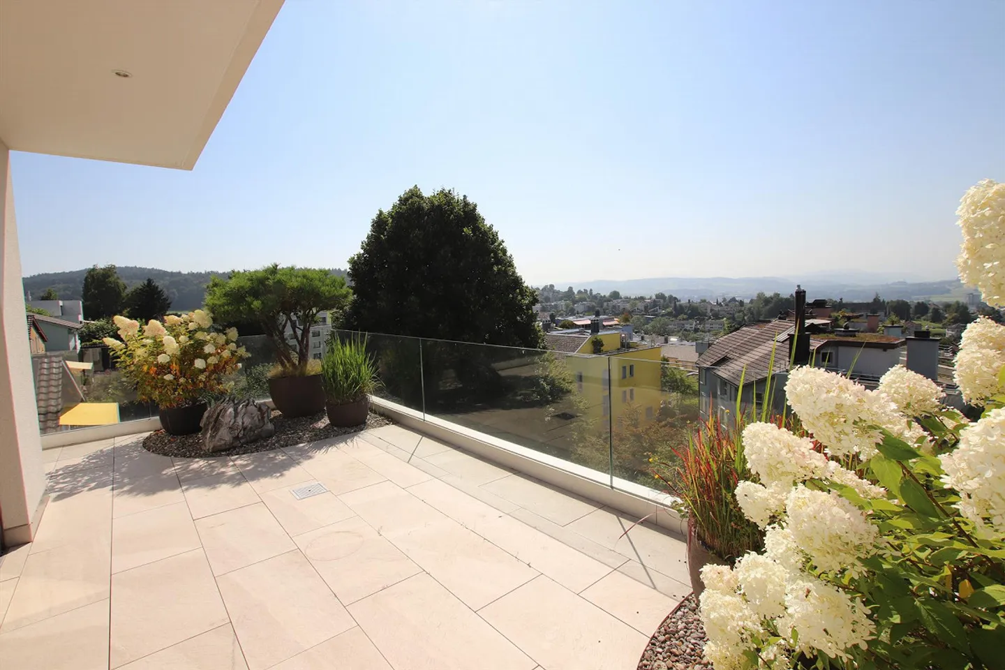 Exclusive 5.5-room penthouse apartment with panoramic view at Hofberg in Wil - Photo 28 of 29