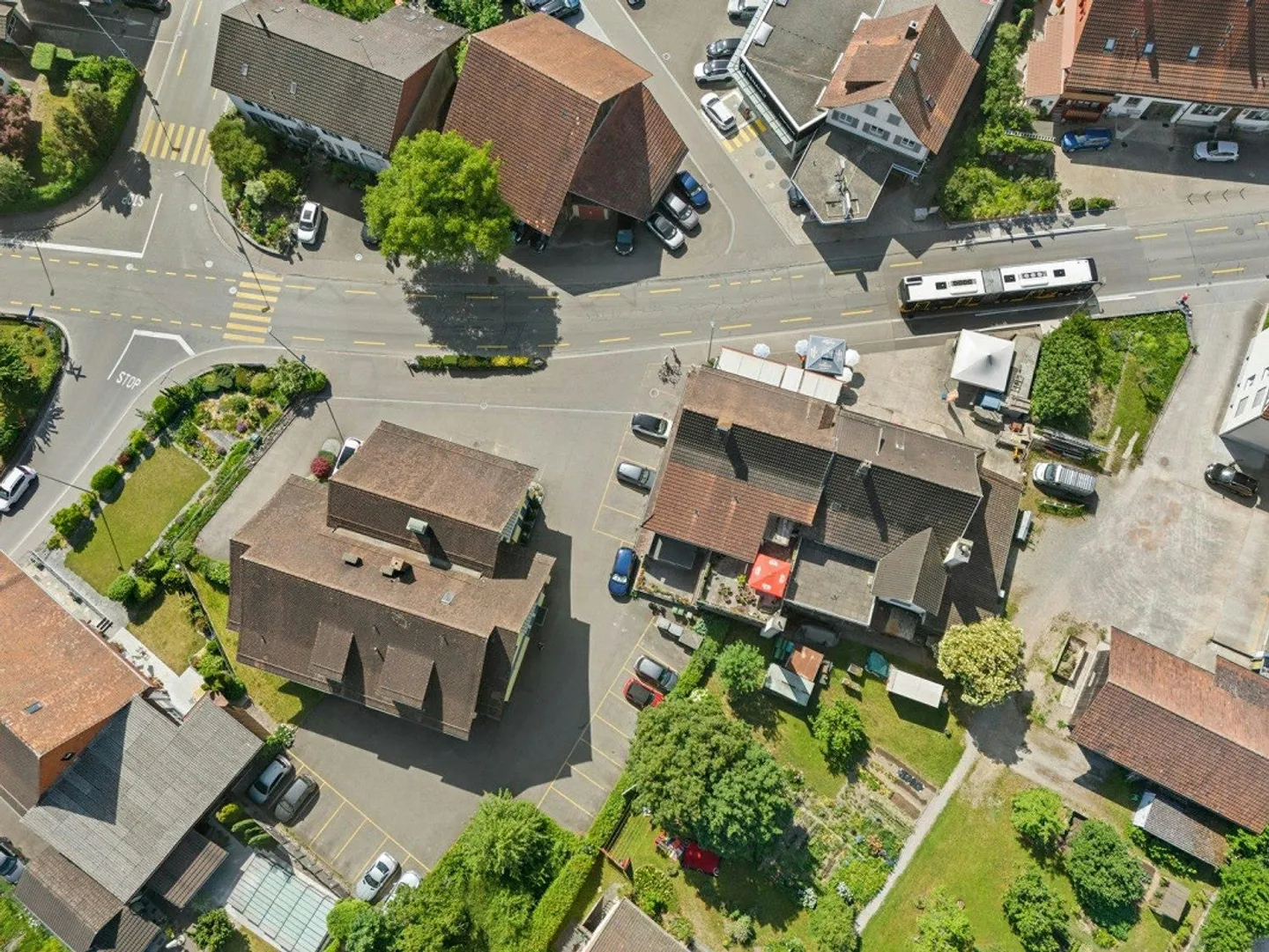 Il tuo investimento immobiliare: appartamenti in affitto / studi nel centro del villaggio di Rafz - Foto 10 di 12
