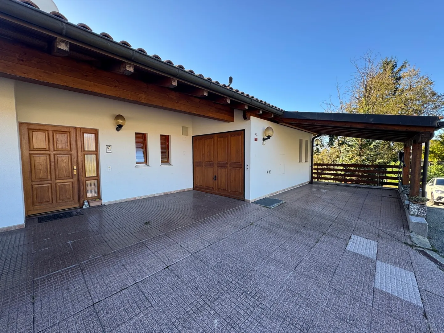 SCHÖNE DOPPELHAUSHÄLFTE 5.5 ZIMMER - Foto 16 von 16