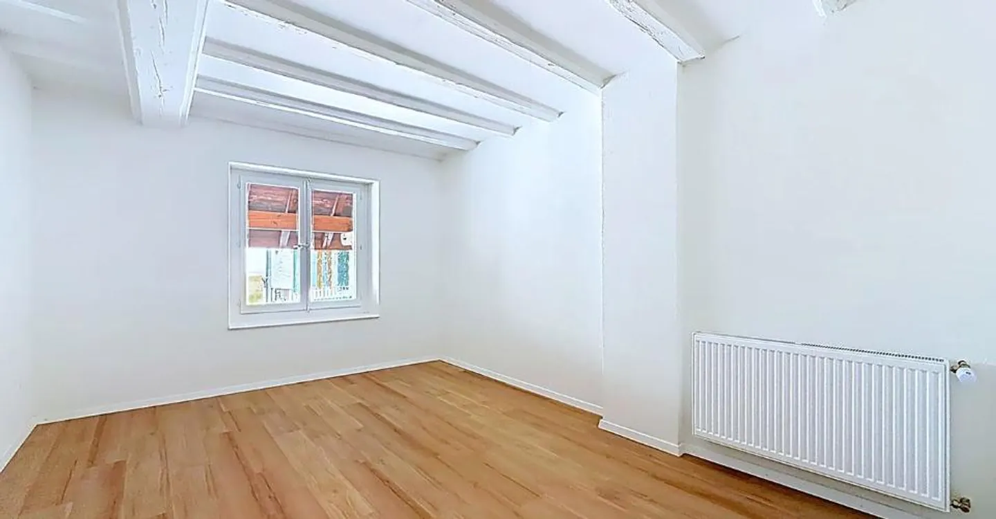 Exclusively? Live and work under the same roof, in the heart of Saint-Livres - Photo 5 of 10