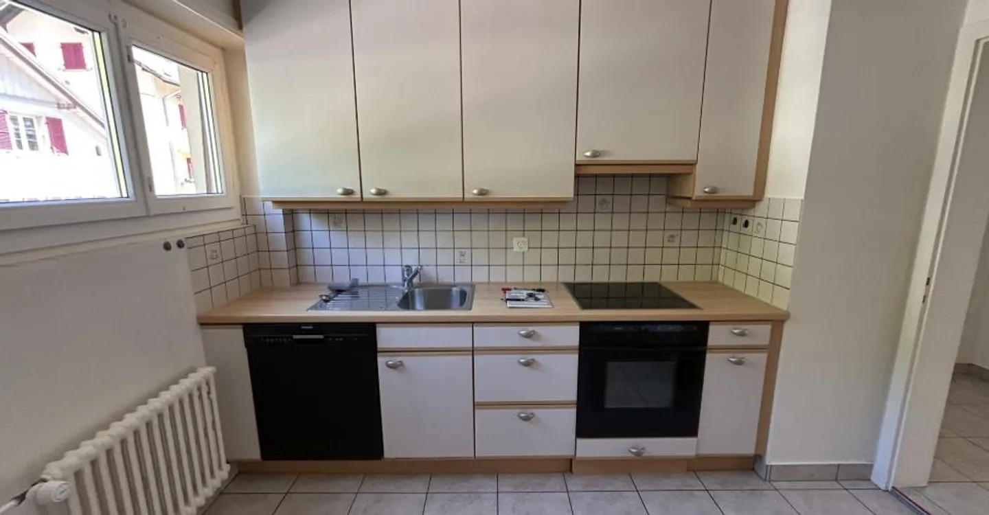 Appartement rénové avec balcon - Photo 3 sur 7