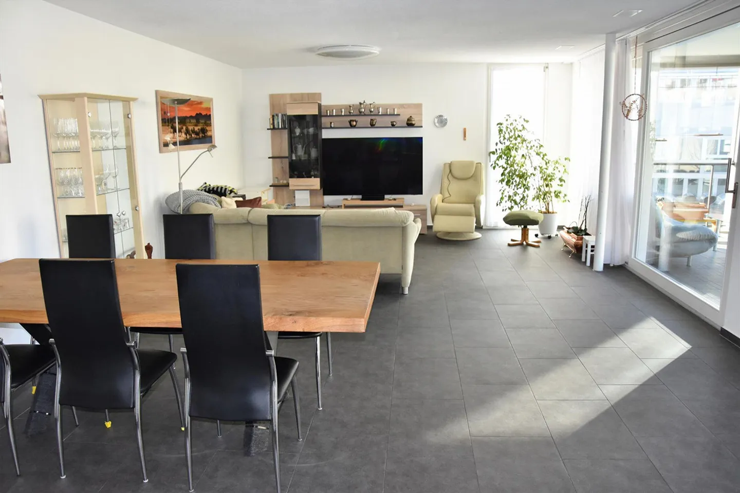 Spacious 4.5 room apartment with large balcony/loggia in Steffisburg - Photo 2 of 7