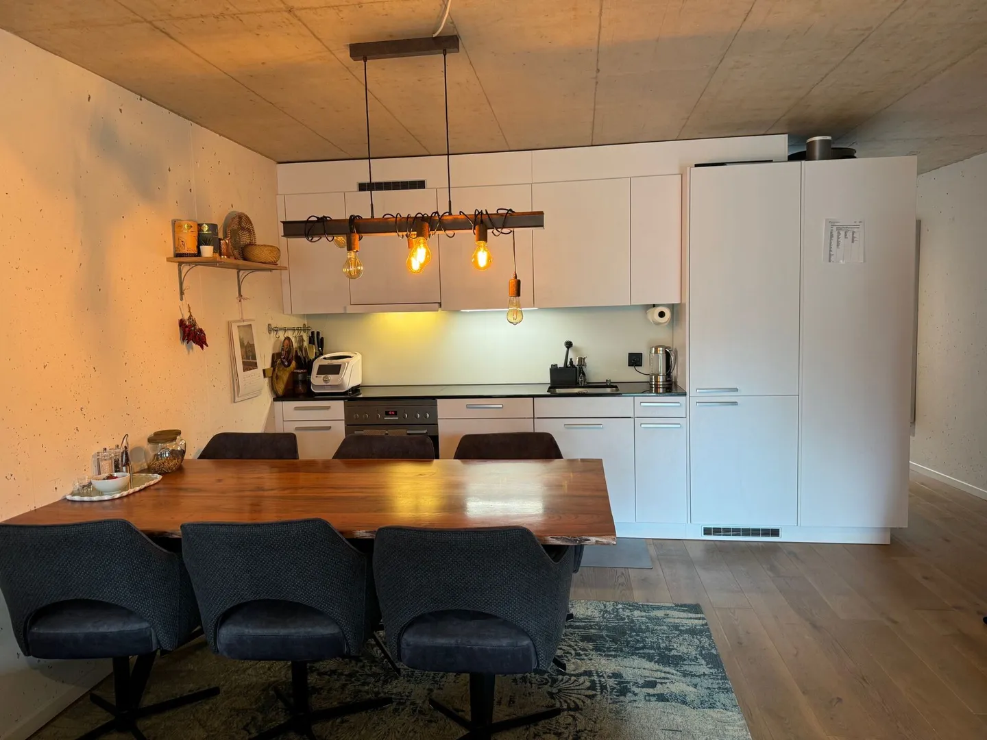 Appartement moderne de 3,5 pièces au 1er étage avec balcon - Photo 1 sur 8