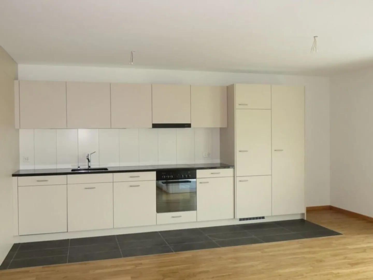 Charmante Wohnung mit Balkon - Foto 2 von 6