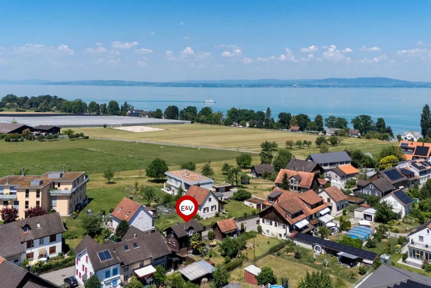 Charmante Rückzugsort am See - Foto 1 von 4