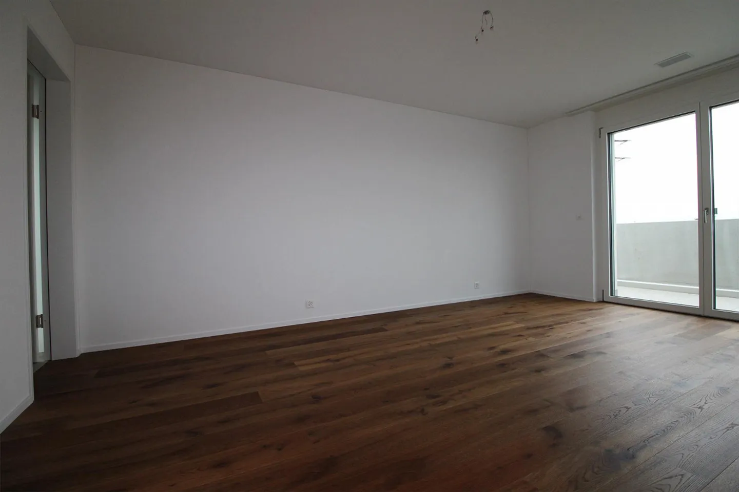 Vivre dans le vert - Appartement neuf élégant à Samstagern - Photo 3 sur 8