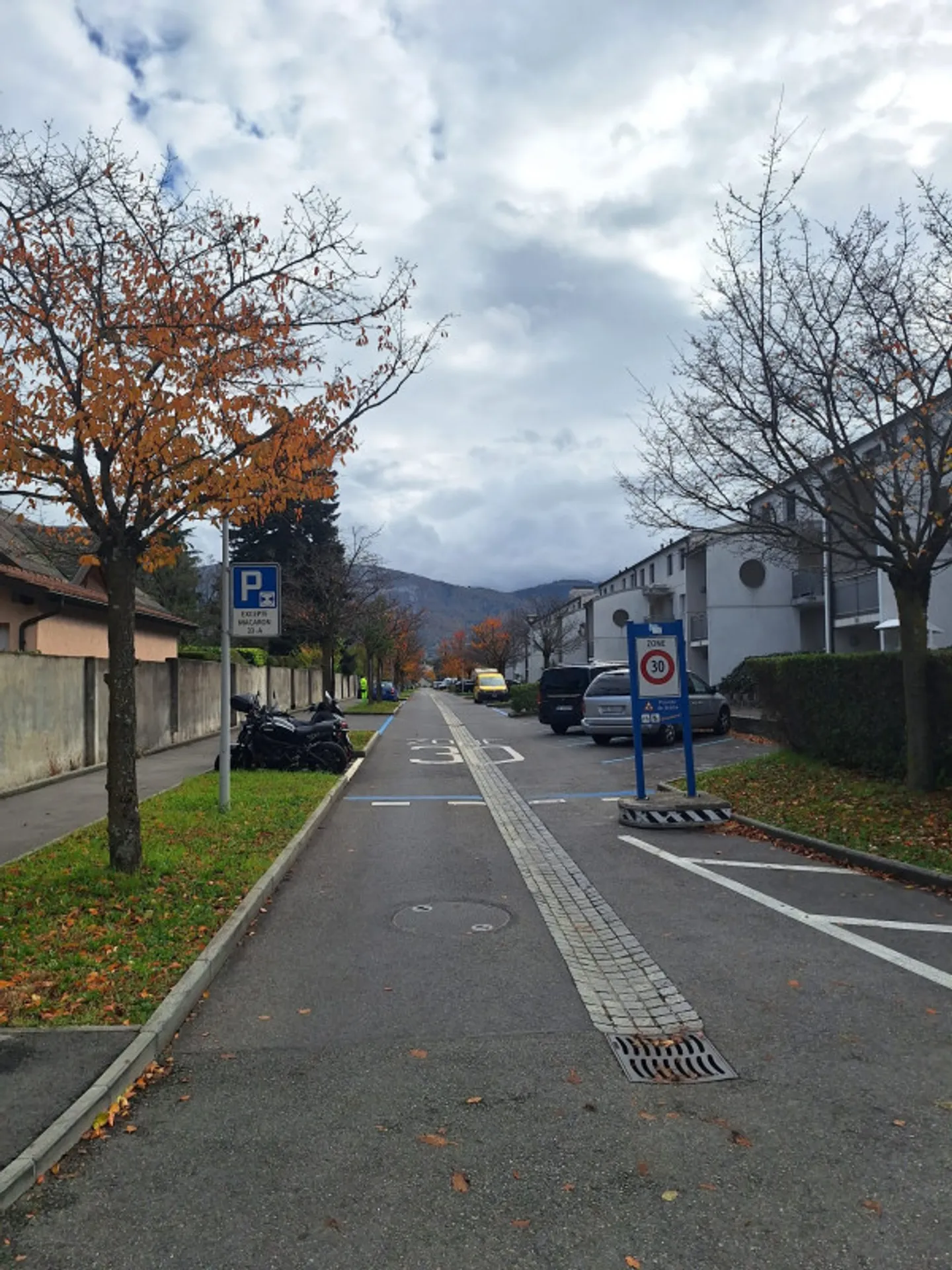 Completely renovated apartment with 5 rooms, terrace and parking space - Photo 1 of 1