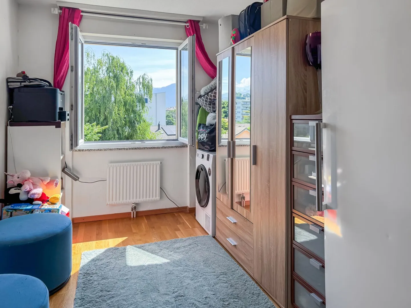 Sion - Helle, ruhige 4,5-Zimmer-Wohnung mit Garage und freiem Blick - Foto 7 von 10