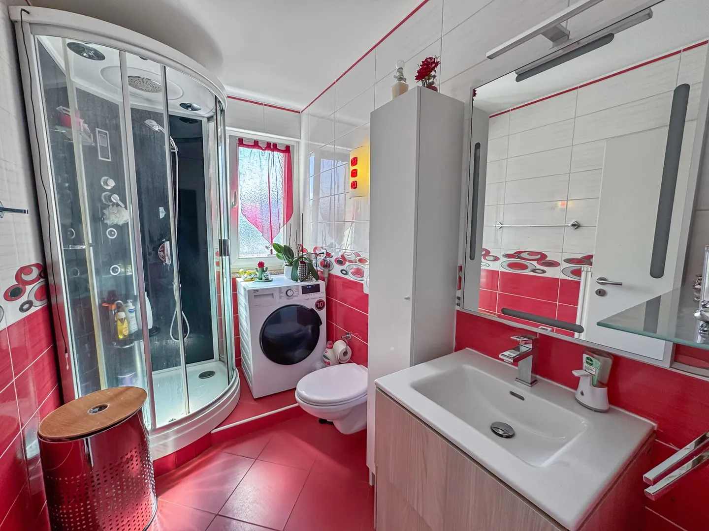 Sion - Helle, ruhige 4,5-Zimmer-Wohnung mit Garage und freiem Blick - Foto 8 von 10