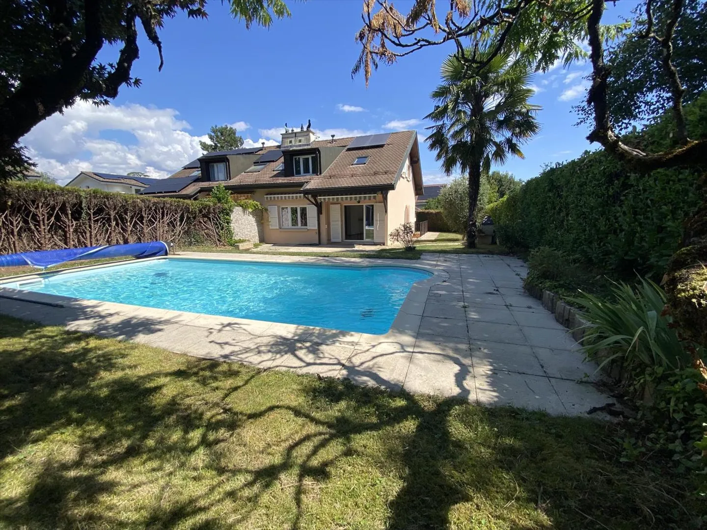 Superb House with Swimming Pool and Separate Studio in Genthod - Photo 1 of 13