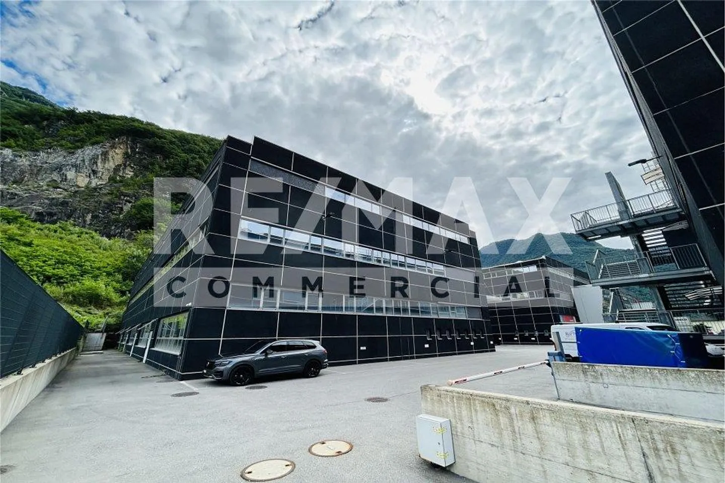 Espaces commerciaux spacieux dans le Centre CAST-CASTIONE - Photo 13 sur 13