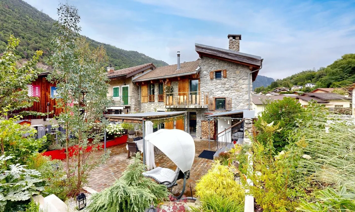 Maison individuelle de 4 pièces et grands espaces extérieurs - Boverni - Photo 1 sur 11